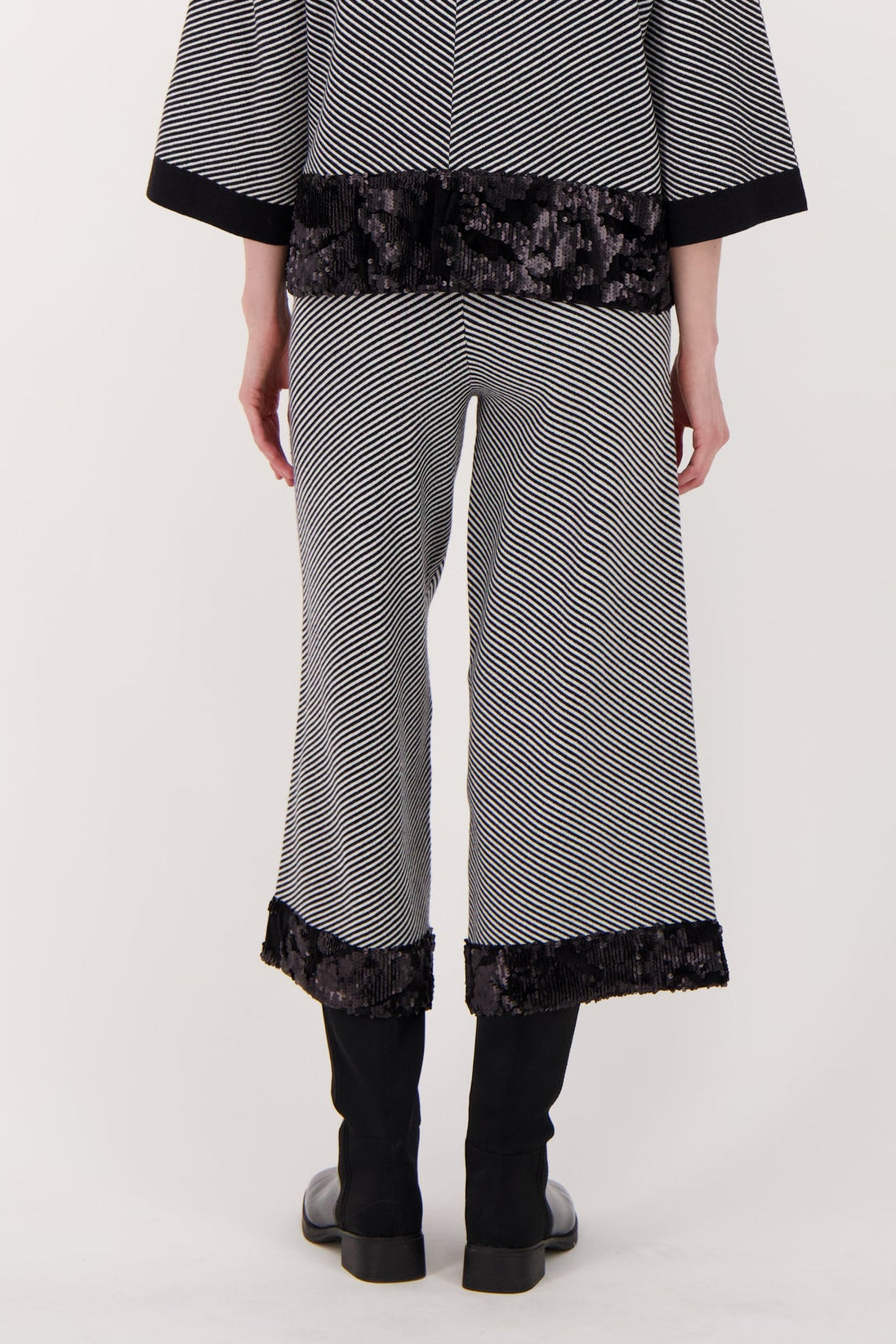 Velvet Sequin Trim Pant