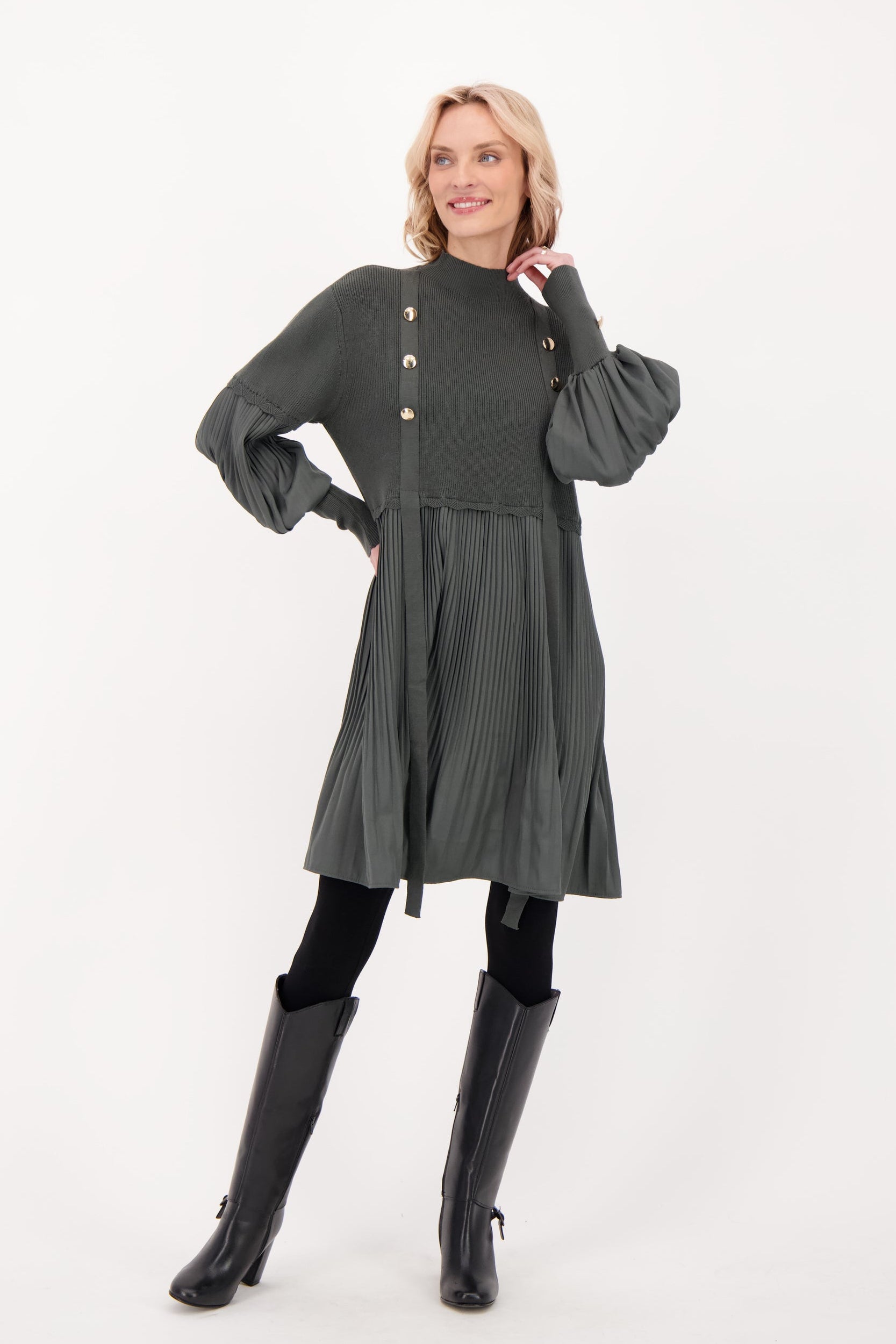 Button Detailed Sweater/Pleated Dress