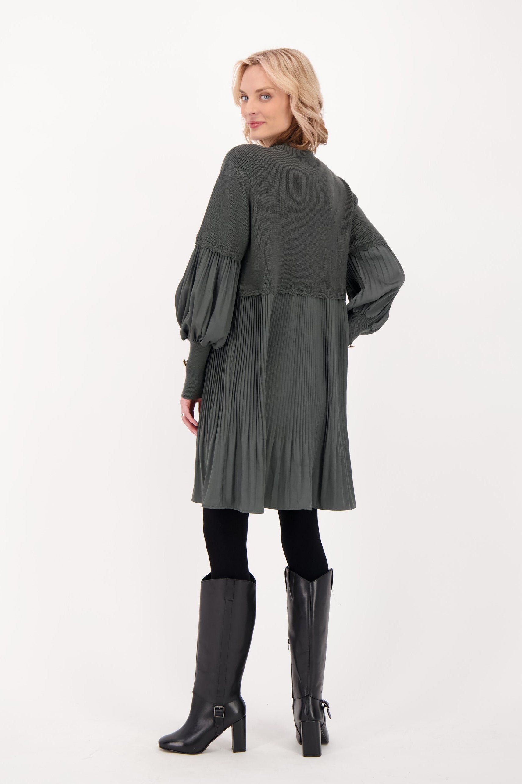 Button Detailed Sweater/Pleated Dress
