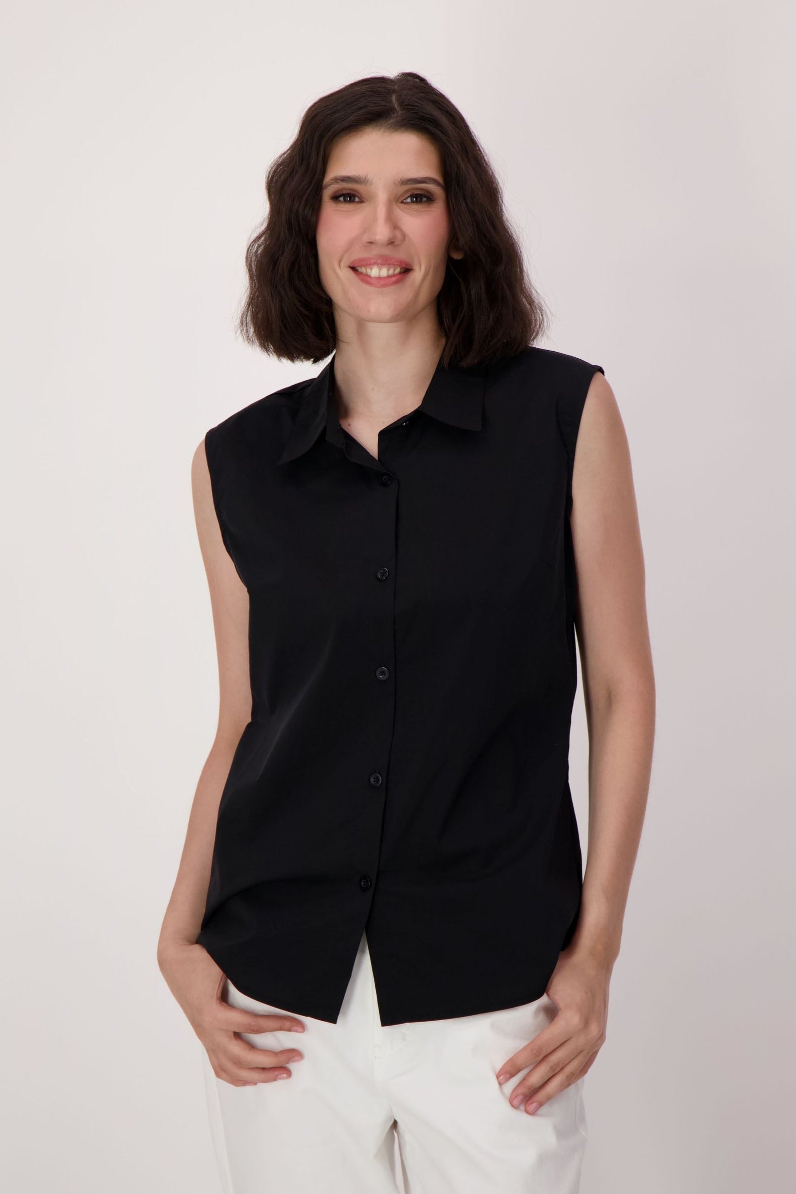 The Sleeveless Shirt